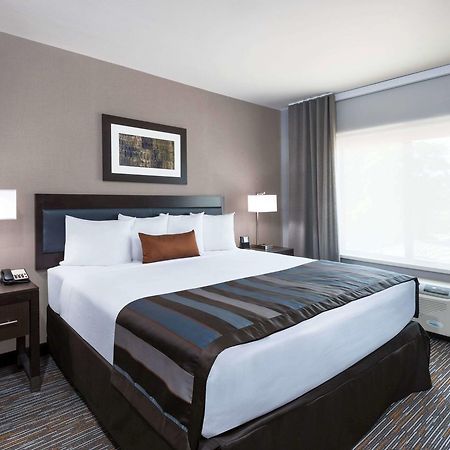 Wingate By Wyndham Sidney Hotel Exterior foto