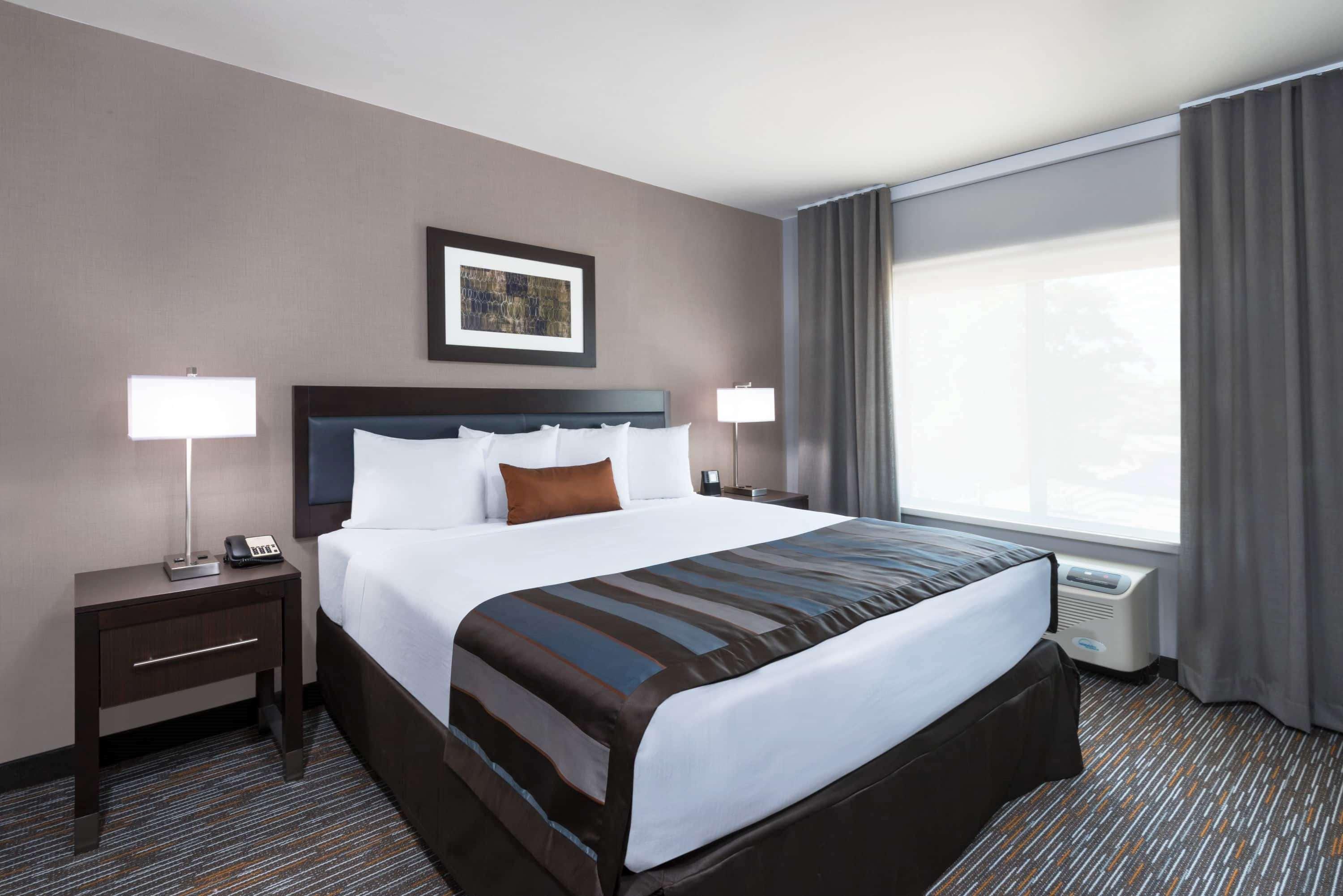 Wingate By Wyndham Sidney Hotel Exterior foto